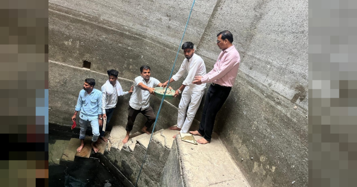 जल संरक्षण हेतु श्रमदान - राम जानकी मंदिर बावड़ी, शमशाबाद