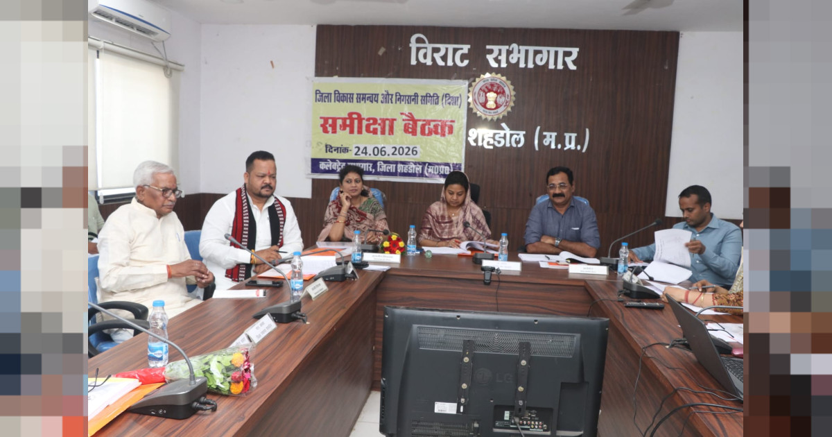 नगरीय क्षेत्रों में वर्षा जल निकासी हेतु नालियों से हटाए अतिक्रमण, कराए रोड मरम्मत - सासंद