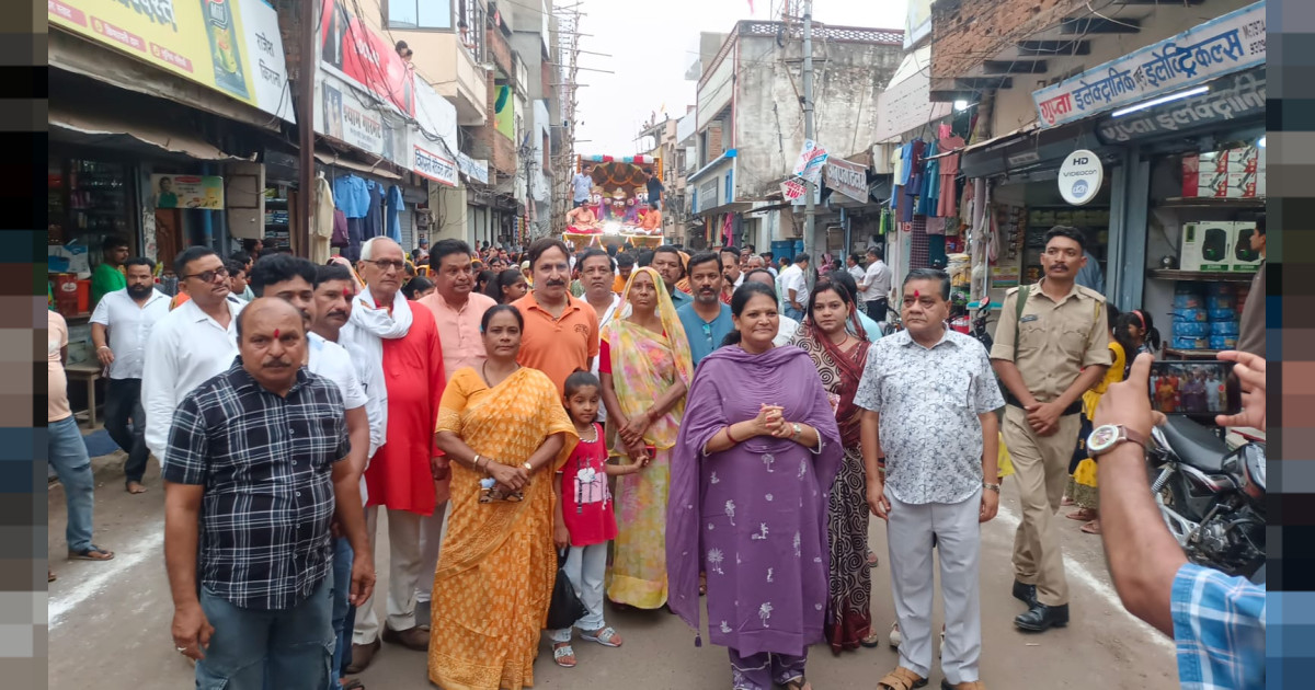 भक्तों से मिलने निकले भगवान