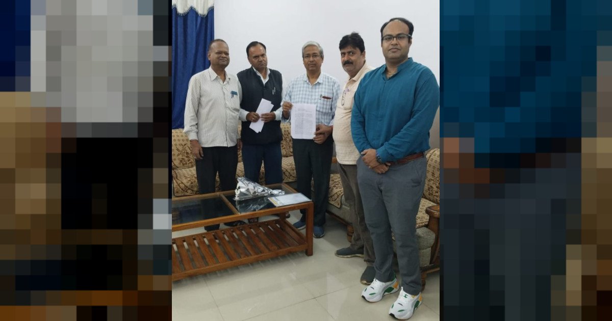 रेल मंडल प्रबंधक को अनूपपुर जिला विकास मंच के नेतृत्व में सुविधाओं के विस्तार को लेकर दिया ज्ञापन